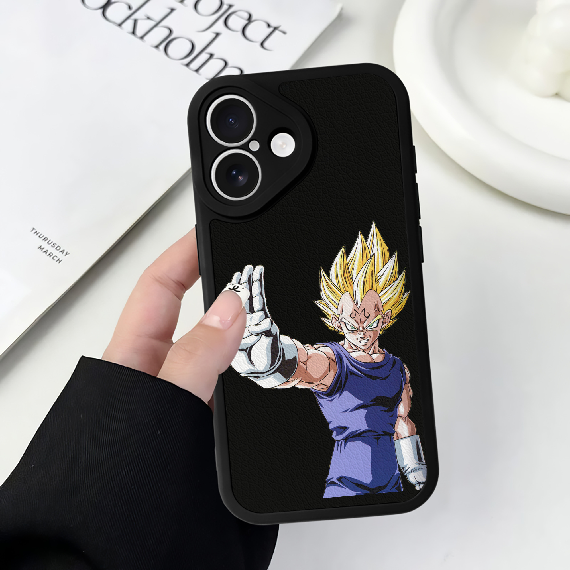 （画像用） ドラゴンボール ベジータ四世（Bejīta Yonsei）DRAGON BALL Vegeta IV 【iPhone 16シリーズ対応】シリコンスマホケース（レザー調） 材質：シリコン